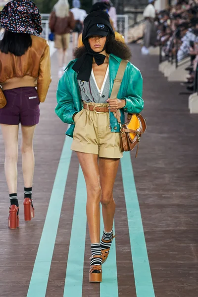 Look 8